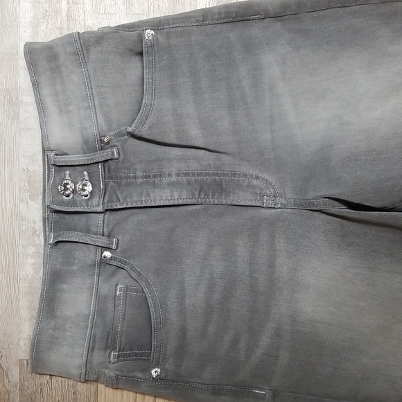 Super High Waisted Slim Jeans - Picture 3 of 5